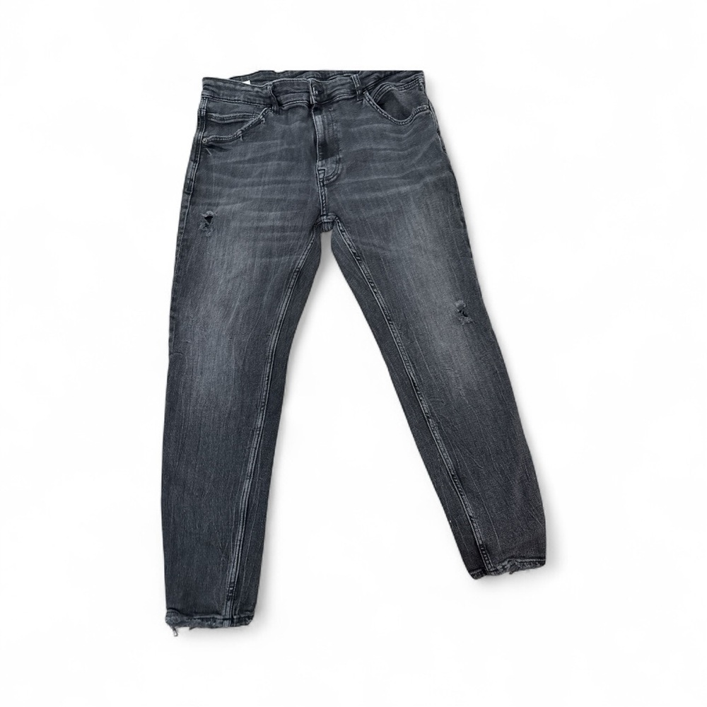 Stylish Distressed Gray Jeans from Zara